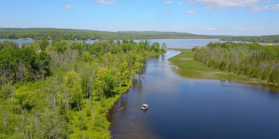 Boating in Indian River Michigan